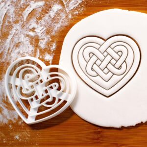 Heart Celtic Knot Cookie Cutter for Biscuit Cutting Icovellavna Knots Insular Art Patterns Vesica piscis Symbol Celtic Designs Gaelic Pagan Luck Baking Tool Cookie Cutter (ONLY Heart)