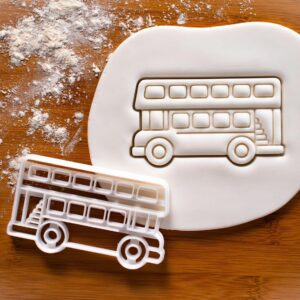 Bus Cookie Cutter | Classic Automobile Biscuit Cutter for Back to School, Birthday Party, Coach & Vehicle-Themed Bakes | Automotive Wheels Design for Fun Transport Cookies & Treats