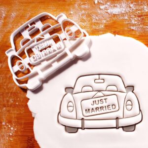 Just Married Car Cookie Cutter for Wedding Favors Bridal Showers Rustic Farmhouse Theme Celebrations Marriage Reception Baking Gifts Newlywed Party Treats Cookie Kitchen Tool India