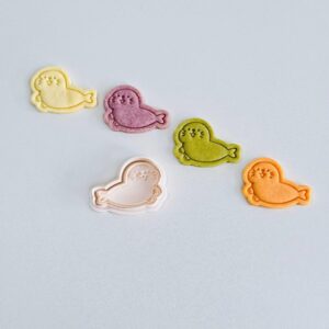 Black Seal Cookie Cutter Stamp Plastic Baby Seal Ocean Animal Shape Baking Tool for Cookies Biscuits Fondant Party Treats Home Baking Sea Life Themed Desserts