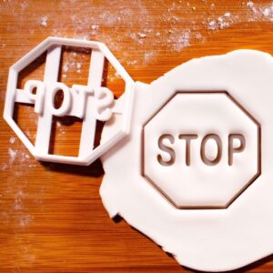 Stop Sign Cookie Cookie Cutter Construction Theme Baking Road Safety Kids Party Birthday Favors Transport Events Traffic Sign Edible Dough Fondant Clay Classroom Decor Tool (ONLY Stop Sign)