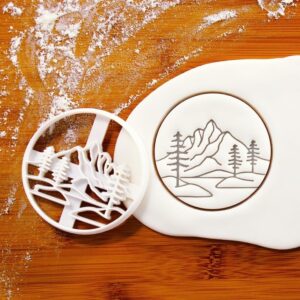 Mountain with Pine Tree Cookie Cutter Forest Biscuit Mold Winter Baking Tool for Rustic Christmas Treats Holiday Party Desserts Snowy Nature Scene Cookies for Festive Celebrations