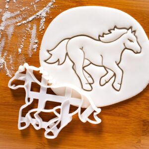 Horse Running Cookie Cutter India Equestrian Baking Supplies Jockey Riding Race Course Wild Stallion Biscuit Cutter Equine Farm Veterinarian Vet Animal Shape Kitchen Tool (ONLY HORSE RUNNING)