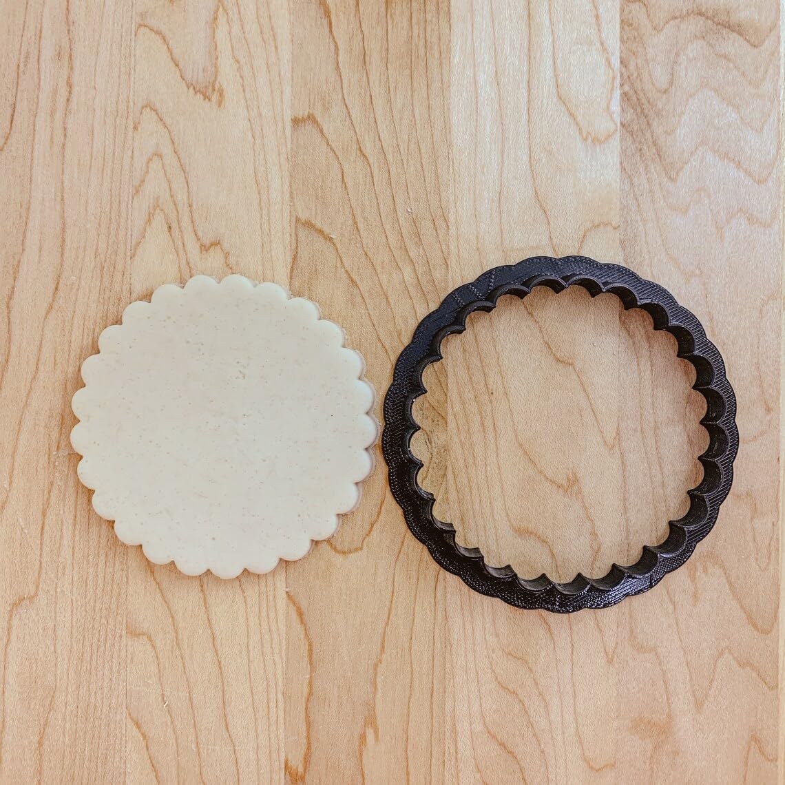 Scalloped Circle Cookie Fondant Clay Cutter India Cookie Mold for Shaping Elegant Scallop-Edged Cookies, Cupcake Toppers, Clay Crafts Perfect for Baking, Decorating, and Creative - Image 2