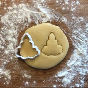 Black Christmas Candle Cookie Cutter cookie India Holiday Biscuit Cutter for Baking Winter Christmas Cookies Kawaii Xmas Treats Christmas Gift for Mom Fondant Clay Cutter