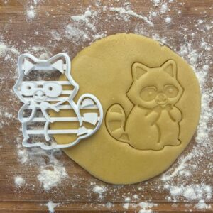 Black Raccoon Cookie Cutter Kawaii Trash Bear Funny Baking Tool for Cookies Polymer Clay Fondant Cutter for Handmade Crafts Ceramics Jewelry Racoon Gift Idea