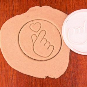 Korean Heart Sign Black Cookie Cutter Cookie Baking Tool for Romantic Cookies Kpop Party Decorations Korean Theme Gifts Cute Fondant Designs for Couples Valentines Birthdays and Craft