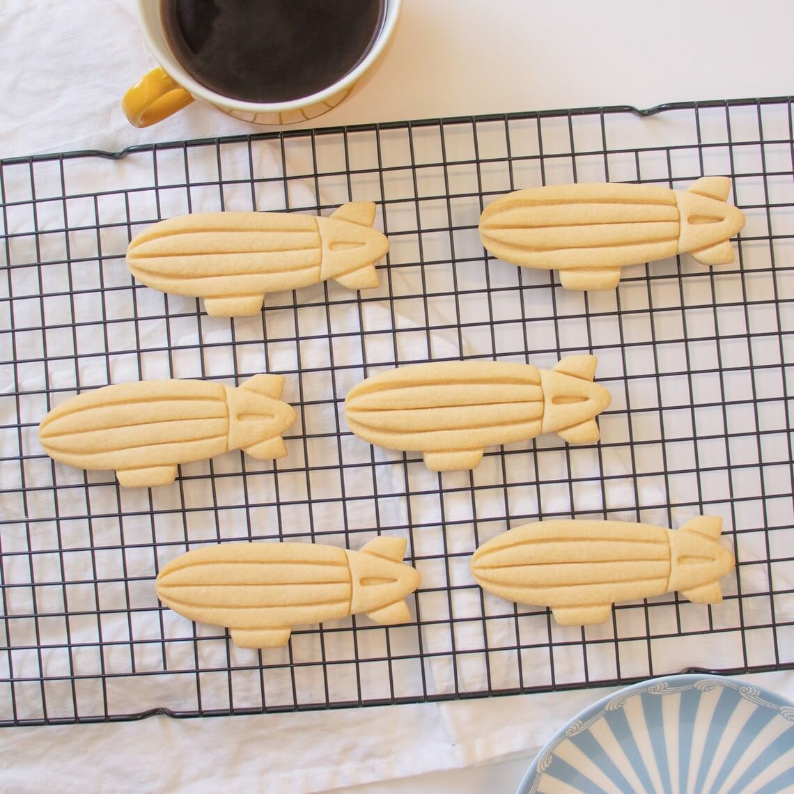Blimp Cookie Cutter Bake Biscuit Mold Floating Airship Aviation Flight Flying Aircraft Technology Themed Baking and Craft Tool for Birthday Parties and Educational Use (ONLY BLIMP) - Image 2