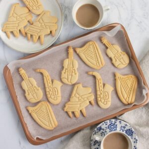 Voilen harp piano sexophone cookie cutter