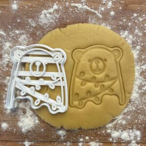 Black Polar Bear Cookie Cutter with Christmas Lights Arctic Animal Baking Tool for Holiday Cookies Polymer Clay Fondant Cutter for Handmade Crafts Jewelry and Christmas Decor