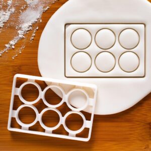 Cookie laboratory 6 well plate cookie cutter design 1 for baking microbiologist and science-themed cookie featuring petri dish, cell culture, microbiology, laboratory science, (ONLY DESIGN 1)