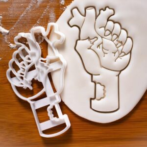 Heart in Zombie Hand Cookie Cutter Halloween Party Baking Zombie Snacks Gothic Horror Treats Survival Theme Events Apocalypse Decorations Spooky Cookies Kids Adults Biscuit (ONLY HEART ZOMBIE)