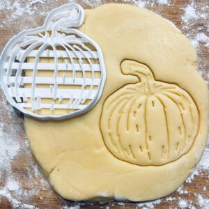 Black Halloween Pumpkin Cookie Cutter Realistic Jack O Lantern Biscuit Cutter Carved Spooky Pumpkin Cookie Stamp for Halloween Decor Pastry Fondant Dough Clay Baking Tool