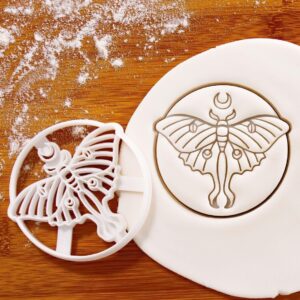 Luna Moth Cookie Cutter | Create Beautiful Biscuits for Whimsical Forest Fairy Theme Parties | Ideal for Garden Birthday Celebrations, American Moon Moth Design, Durable Cookie Cutter
