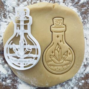 Black Crystal Flask Cookie Cutter Magic Witchcraft Wicca Occult DnD RPG Fantasy Pastry Fondant Dough Biscuit Clay Stamp DIY Baking and Creative Treats