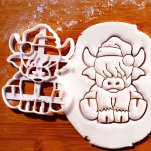 Christmas Highland Cow Body Cookie Cutter for holiday baking Scottish Highlands farm animal shaped cookie cutter ideal festive Christmas treats and farmhouse themed celebrations (ONLY BODY)