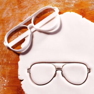 Aviator Sunglasses Cookie Cutter Cookie India Summer Holiday Biscuit Cutter for Beach Parties Vacation Adventures Travel Themed Baking Tool for Outdoor Fun and Seasonal Celebrations