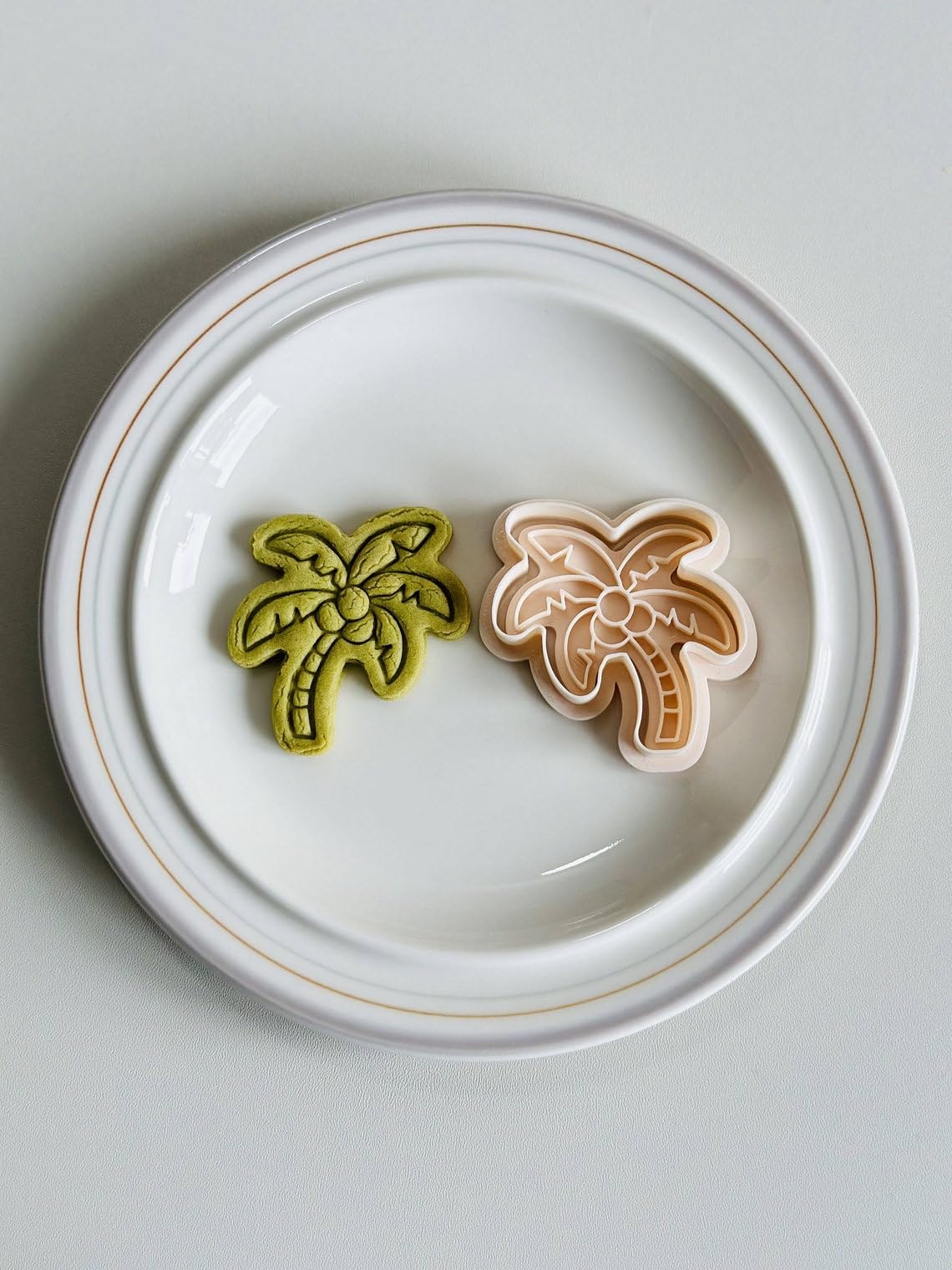 Black Palm Tree Cookie Cutter cookie Tropical Palm Tree Cookie Cutter Stamp Set Summer Tree Shape Fondant Molds for Cookies Pastries Cupcakes Biscuits Dessert Baking Tool for Beach - Image 6