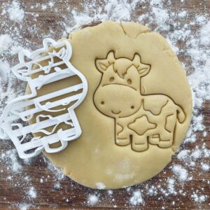 Black Cow Cookie Cutter Cute Farm Animal Baking Tool for Home Baking Fondant Clay Cutter DIY Party Favors Kids Birthday Treats and Creative Farm Animal Cookies