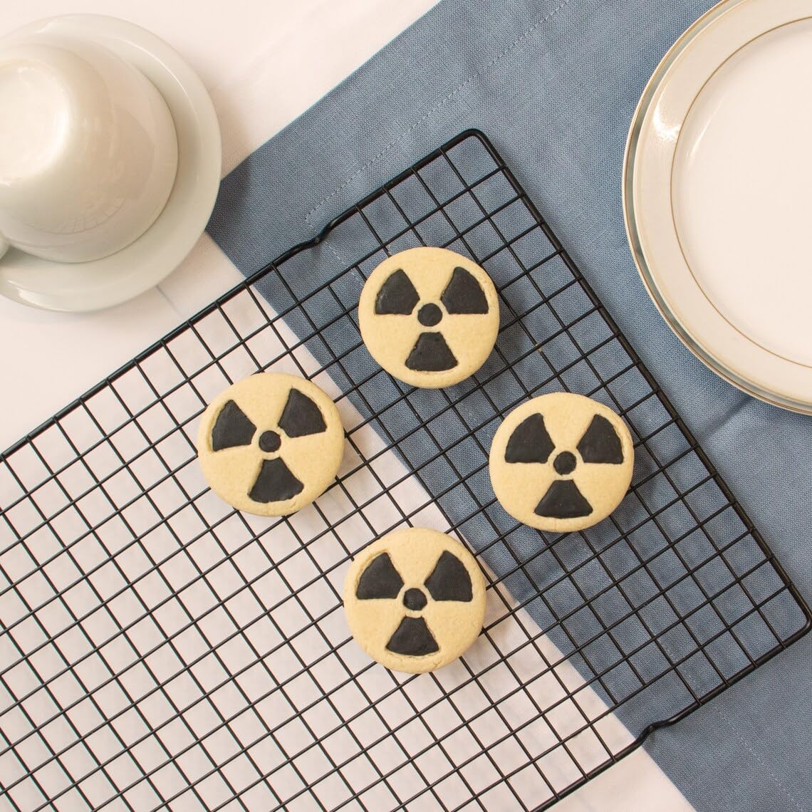 Toxic and Science Symbols Cookie Cookie Cutters for Laboratory Theme Biscuits Chemical Hazard Death Sign Shape Cookie Mold for Science Party Baking Crafts Educational Tools (ONLY ONE) - Image 2
