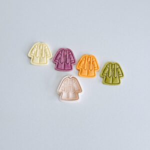 Black Graduation Gown Cookie Cutter Grad Robe Cookie Cutter Stamp Set COOKIE School Theme Baking Tool Fondant Mold for Cookies Cake Decorating Graduation Party Home Use India