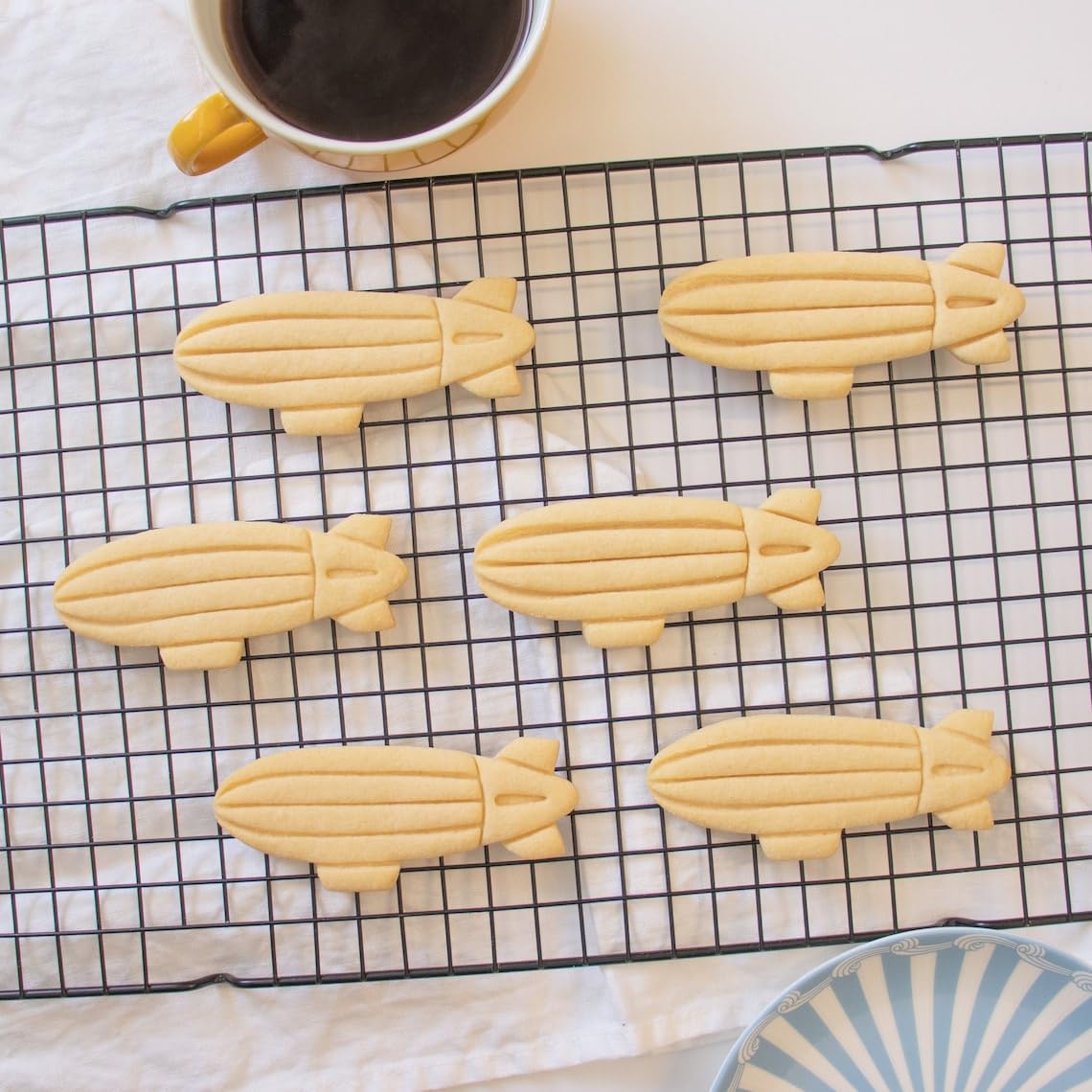 Blimp Cookie Cutter | Airship Shape Biscuit Cutter for Baking | Unique Zeppelin Fondant Mould | Kitchen Baking Tool Pastry, Sandwich, Cake Decoration, Sky Theme Baking Accessories (ONLY BLIMP) - Image 2