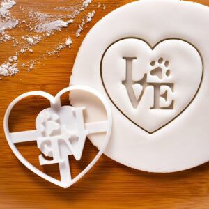 LOVE with Paw Print Cookie Cutter Heart Shaped Biscuit Mold for Dog Lovers Cat Owners Pet Footprint Baking Tool Puppy Paws Shaper Animal Theme Treats Snacks Craft and Party Ideas (ONLY ONE)