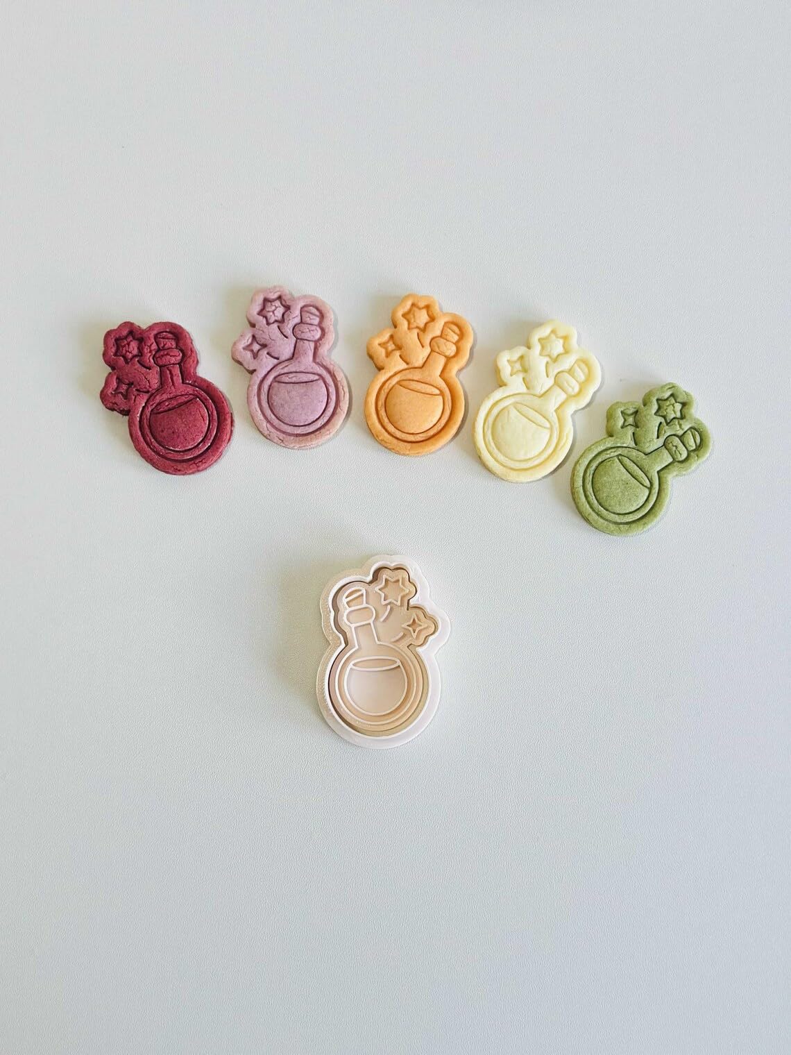 Black Magic Potion Cookie Cutter Halloween Potion Cookie Cutter Stamp Set Black Witch Magic Potion Fondant Molds for Spooky Baking Cookies Pastry Dough Candy Kitchen Cookie Cutters Set - Image 3