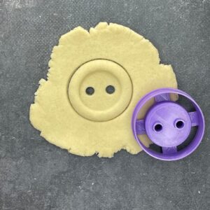 2 Hole Button cookie Cookie Cutter for Shortbread Biscuit Dough Sugar Paste Fondant Pastry Cake Decoration Homemade Craft Baking Tool for DIY Sewing Theme Party Treats and Gifts Elace