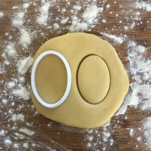 Black Oval Egg Cookie Cutter Geometric Shape Cutter for Baking Polymer Clay Earrings Jewelry Making Fondant Crafts DIY Party Favors Kitchen Tool Creative Supplies Baking Cookies Dessert