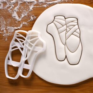 Ballet Shoes Cookie Cutter for Baking Dance Themed Biscuits Classical Ballerina Party Supplies Dancer Performance Cake Decoration Tool Ballet Fans Choreography Events (ONLY BALLET SHOES)