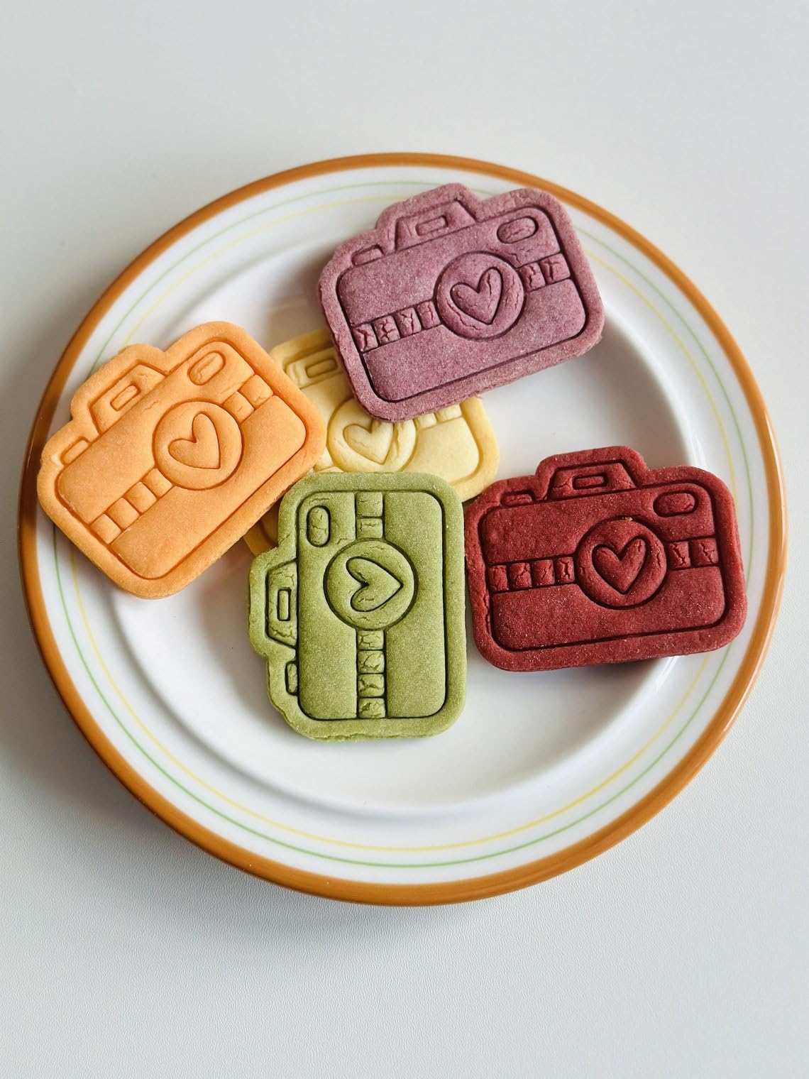 Black Camera Cookie Cutter Stamp Set Groovy Retro Camera Shape with Love Heart Lens Baking Tool for Cookies Fondant and Clay Creative Baking Accessory for Parties Gifts and Everyday Use - Image 5