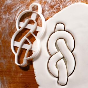Figure 8 Knot Cookie Cutter India Outdoor Enthusiasts Campers Fishers Climbers Scouts Baking Tool Biscuit Cutter Perfect Shape for Adventure Themed Cookies and Party Snack (ONLY FIGURE 8 KNOT)