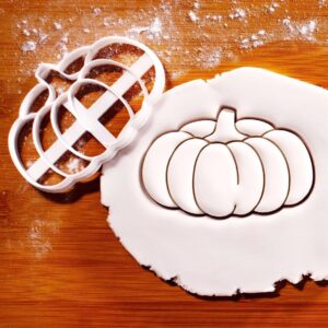 Short Pumpkin Cookie Cutter for Fall Autumn Halloween Thanksgiving Baking Biscuit Mold for Dough Fondant Clay Crafts Seasonal Party Food Decorations and Holiday Events (ONLY SHORT)