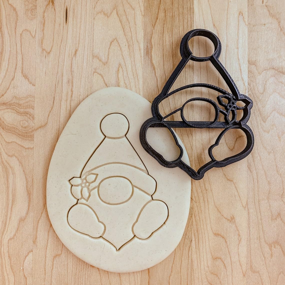 Gnome with Holly Christmas Cookie Cutter India Cookie Mold for Shaping Festive Holiday Cookies Fondant Clay Decorations Perfect for Christmas Baking and Seasonal Craft Projects - Image 5