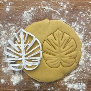 Black Monstera Deliciosa Leaf Cookie Cutter Tropical Palm Jungle Baking Tool Summer Cookie Cutter Polymer Clay Fondant Cutter for Handmade Crafts and Party Favors