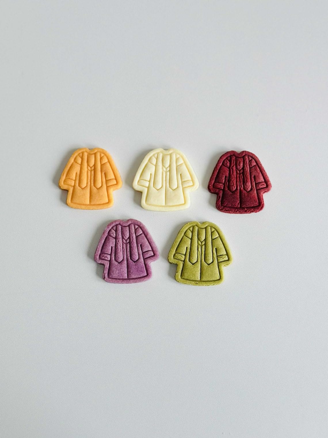 Black Graduation Gown Cookie Cutter Grad Robe Cookie Cutter Stamp Set COOKIE School Theme Baking Tool Fondant Mold for Cookies Cake Decorating Graduation Party Home Use India - Image 2