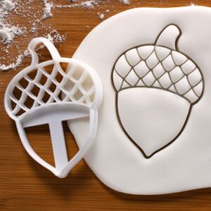 Acorn Cookie Cutter Set | Forest Woodland Squirrel & Chipmunk Shaped Biscuit Molds | Nut and Oak Tree-Themed Baking Tools for Garden, Woodland, Enchanted Forest Cookies (ONLY ACORN)