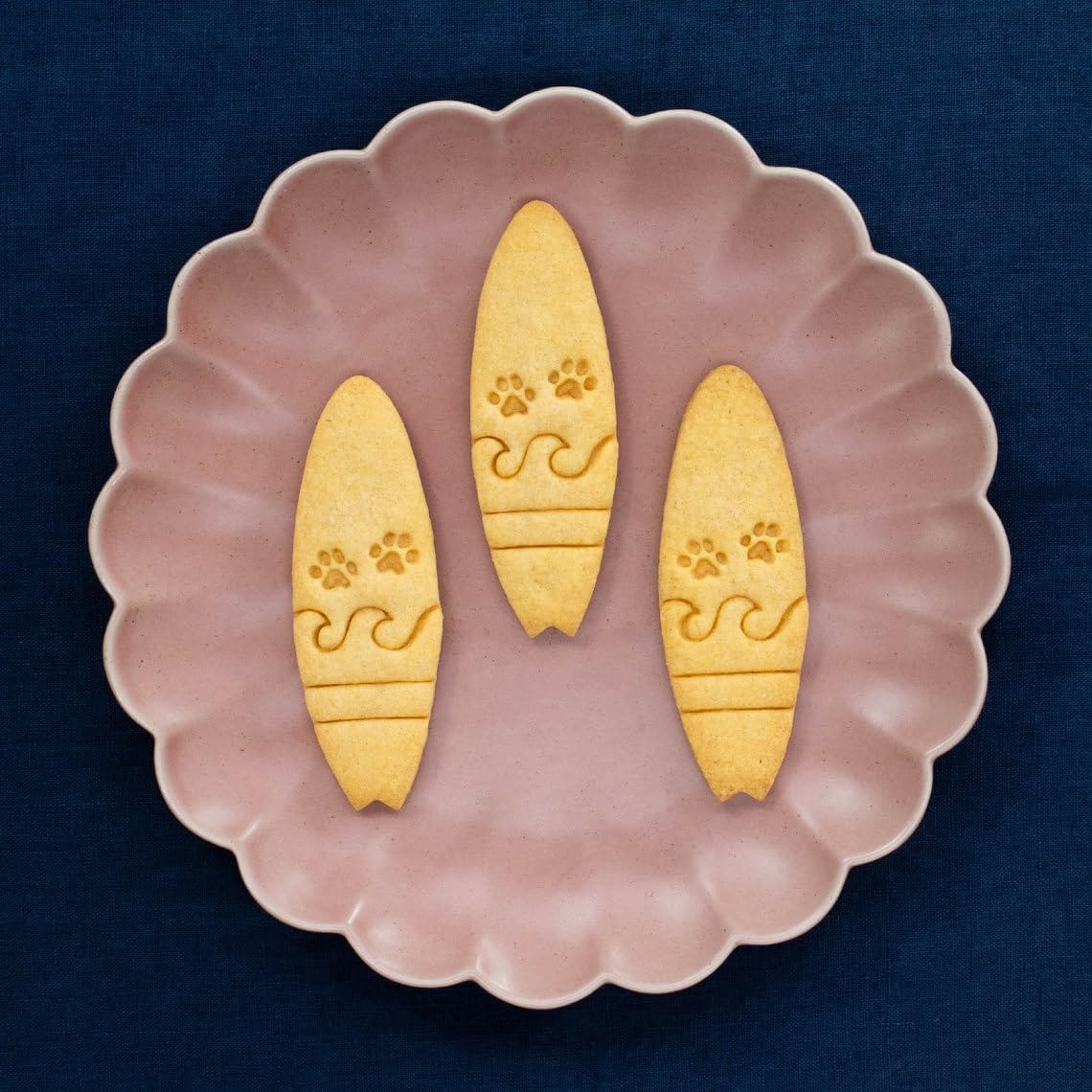 Surfboard with Paw Prints Cookie Cutter Cookie Biscuit Mold for Baking Dog Treats Beach Surfing Theme Canine Fondant Clay Crafting Tool for Pet Parties Veterinary Event (ONLY SURFER WITH PAW) - Image 2