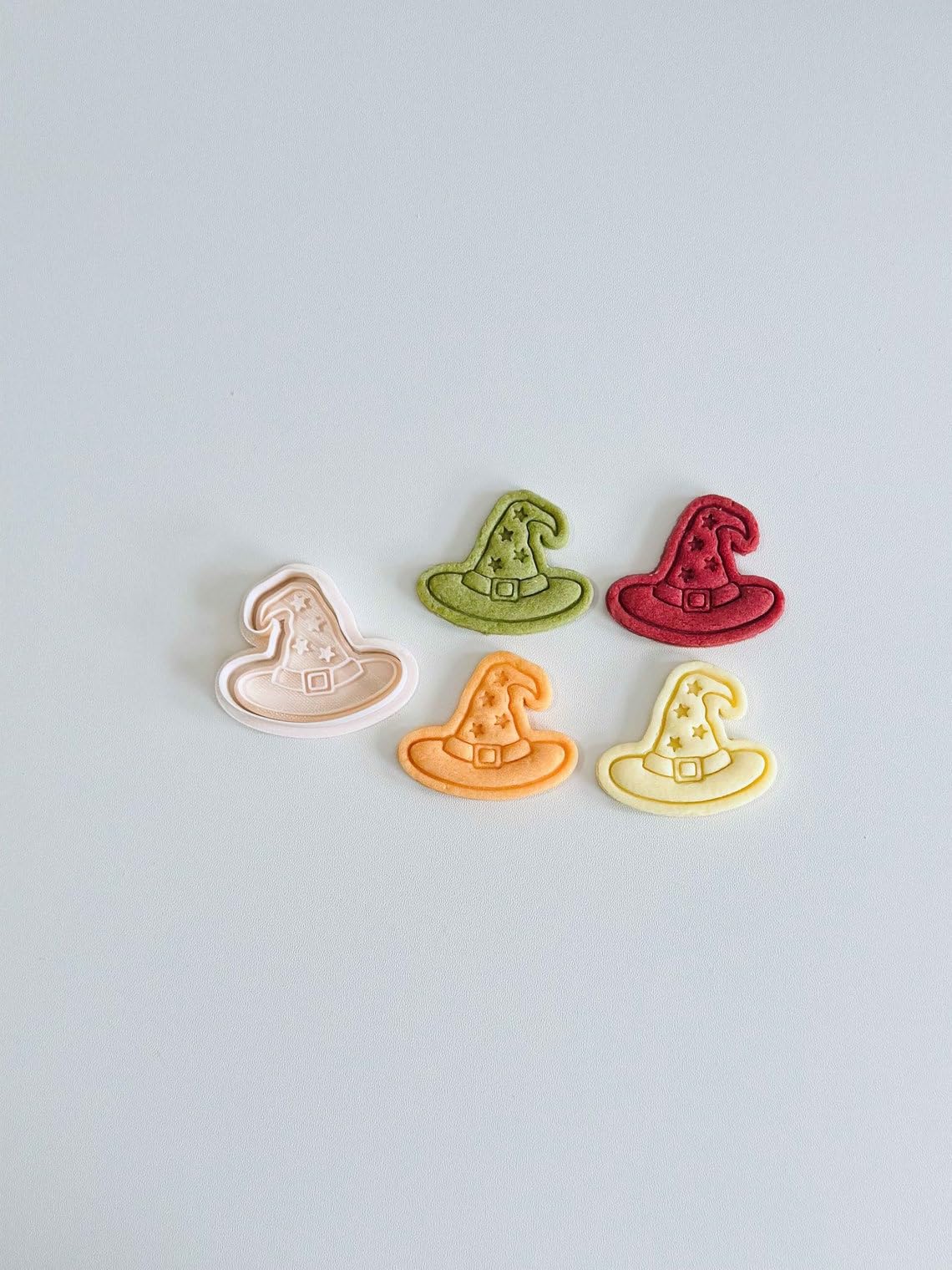 Black Witch Hat Cookie Cutter Halloween Hat with Star Cookie Cutter Stamp Set Black Magic Witch Hat Fondant Molds for Spooky Baking Cookies Pastry Dough Candy Kitchen Cookie Cutters Set