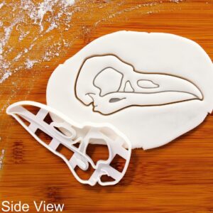 Raven Skull Side View Cookie Cutter Corvus Corax Bird Biscuit Mold Symbol of Death Mystery and Freedom Baking Tool for Gothic Themes Halloween Crafts Mythology Nature and Soul (ONLY SIDE VIEW)