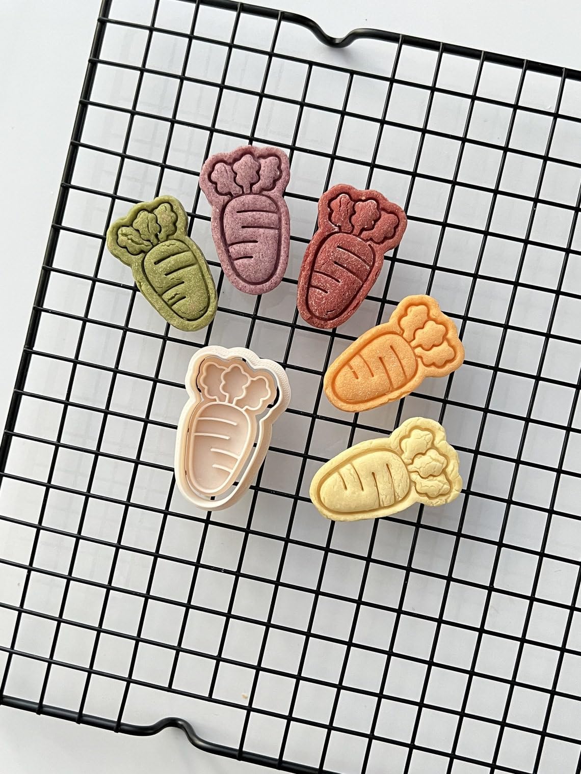 Black Carrot Cookie Cutter Stamp Set Sweet Carrot Shape Rabbit Treat Mold Food Safe Baking Tool for Cookies Fondant Clay Treats Creative Dessert Making and Everyday Use - Image 5