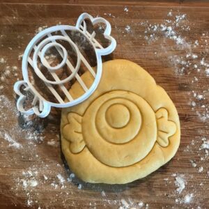 Black Eye Candy Cookie Cutter Halloween Shape for Baking Polymer Clay Earrings Jewelry Making Fondant Crafts Kawaii Halloween Cookies Witch Decor Party Favor Tool