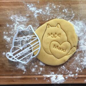 Black Personalized Cat with Heart Cookie Cutter cookie India Custom Cat Biscuit Cutter for Baking Fondant Clay Craft Tool Valentines Day Gift Cat Lover Gift Crazy Cat Lady Baker Gift