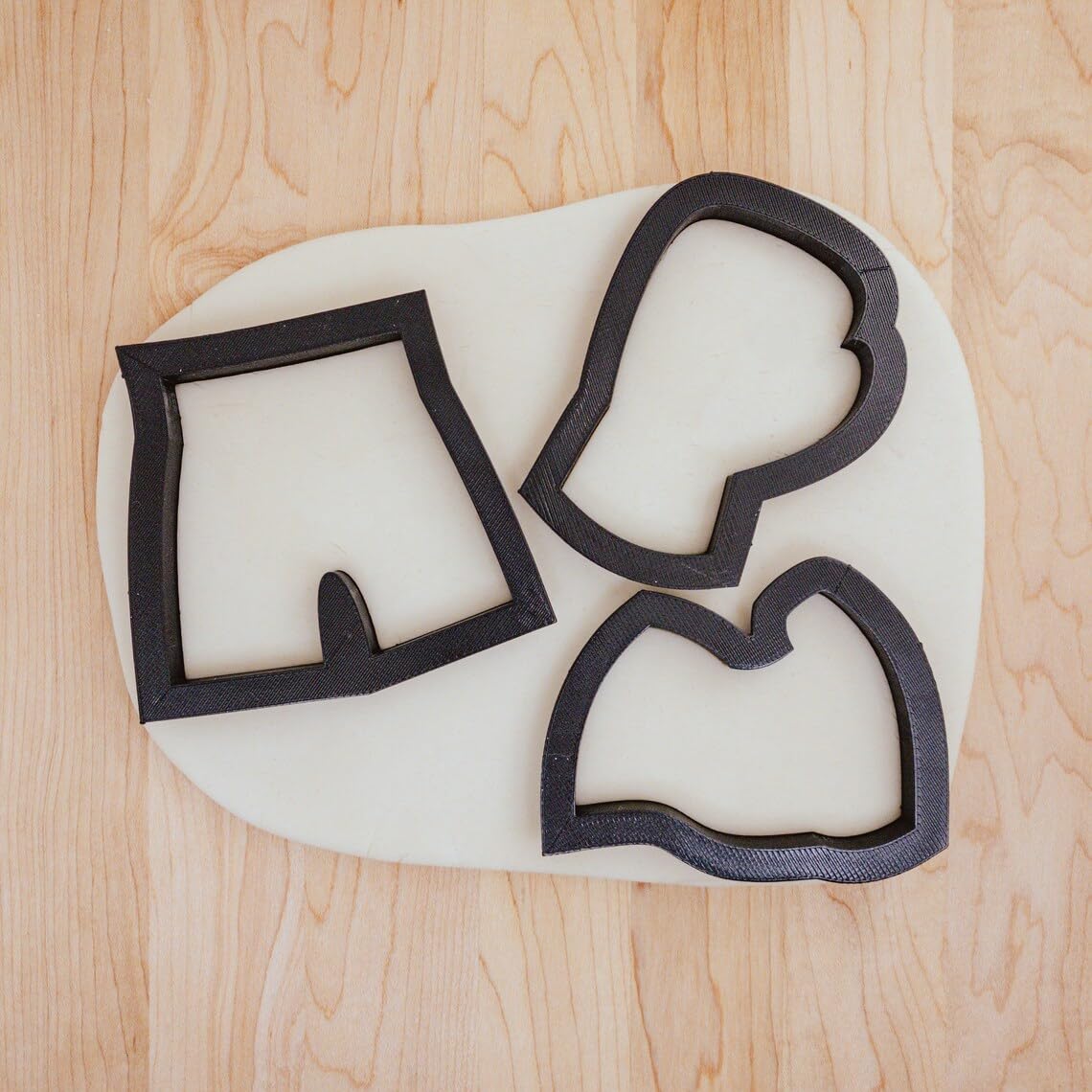 Boxing Cookie Fondant Clay Cutter Set of 3 India Cookie Molds for Shaping Boxing Shorts Boxing Glove and Tricep Muscle Sports Themed Baking Tools DIY Cake Cupcake Craft - Image 2