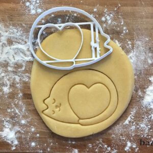 Black Sleeping Cat with Heart Cookie Cutter cookie India Personalized Cat Biscuit Cutter for Baking Fondant Clay Craft Tool Valentine Day Gift Cat Lover Gift Cat Mom Gift for Bakers