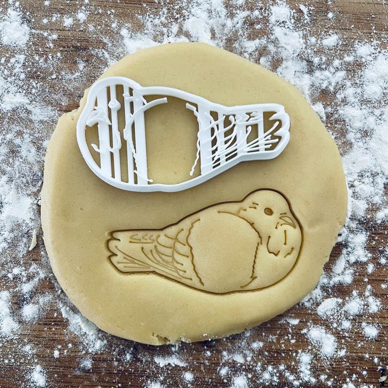Black Pigeon Dove Cookie Cutter Pastry Fondant Dough Biscuit Baking Tool DIY Party Favors Home Baking Creative Bird Cookies for Kids Birthday and Seasonal Treats - Image 2