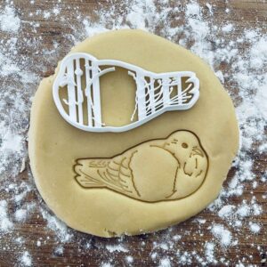 Black Pigeon Dove Cookie Cutter Pastry Fondant Dough Biscuit Baking Tool DIY Party Favors Home Baking Creative Bird Cookies for Kids Birthday and Seasonal Treats
