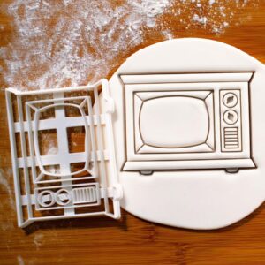 Retro TV Cookie Cookie Cutter for Biscuits Classic Television Telly Design for Vintage Themed Baking 80s Party Decorations Film Fans Media Lovers Cookies Crafts Fondant Clay (ONLY Retro TV)