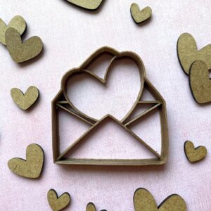 Envelope Heart Cookie Cutter � Love Letter Cookie Mold for Valentine�s Day, Wedding, Engagement, Anniversary, Fondant, Biscuit, Cake Decoration, DIY Baking Tool for Romantic & Festive Treats